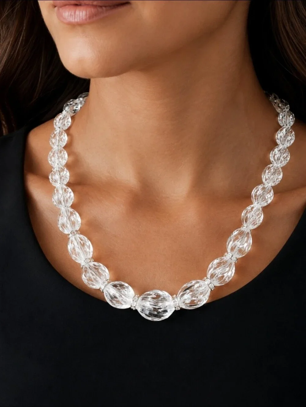 Clear Wavy Ribbed Lucite Graduated Beaded Vintage Necklace Screw Barrel Clasp